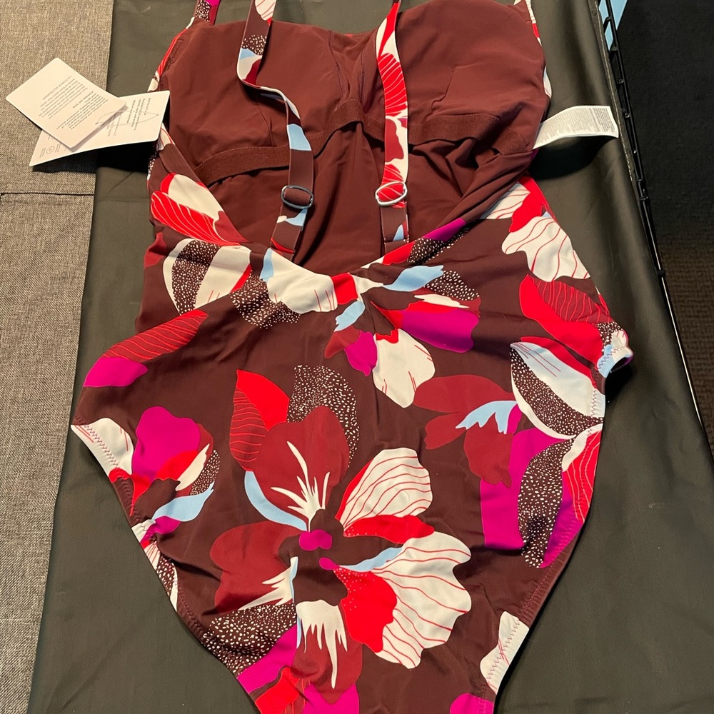 NWT Athleta Hermosa one piece swimsuit - MEDIUM - bloom decadent chocolate - Picture 4 of 6